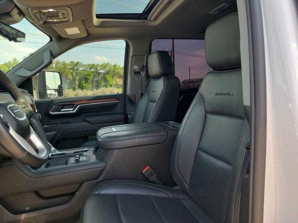 used 2024 GMC Sierra 2500 car, priced at $84,999