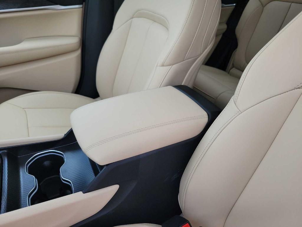 new 2025 Jeep Grand Cherokee car, priced at $46,790