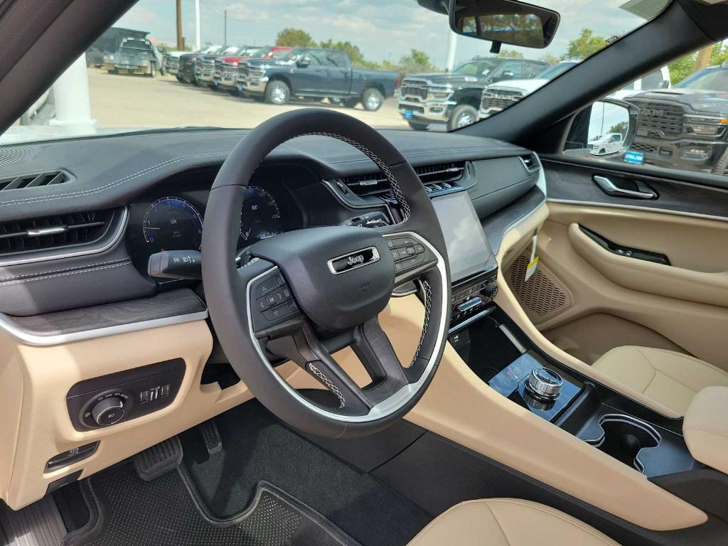 new 2025 Jeep Grand Cherokee car, priced at $46,790