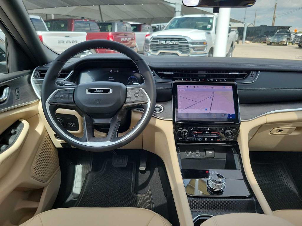 new 2025 Jeep Grand Cherokee car, priced at $46,790
