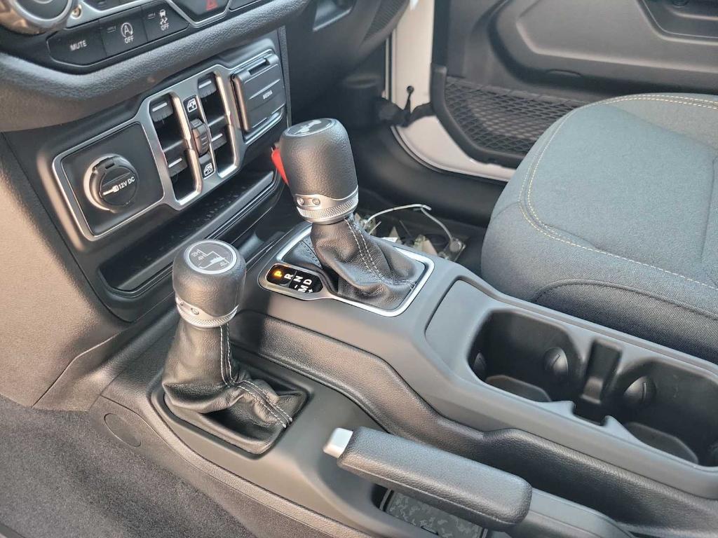 new 2025 Jeep Wrangler car, priced at $48,250