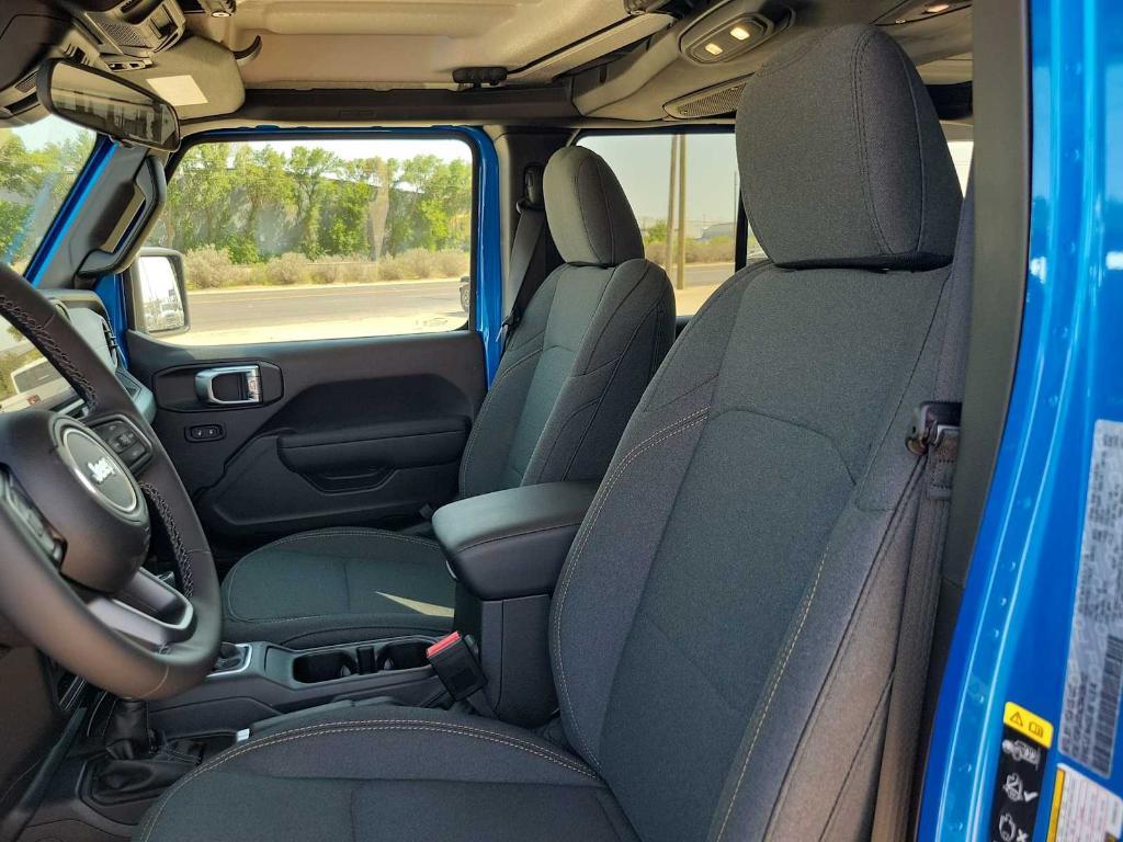 new 2025 Jeep Wrangler car, priced at $45,304