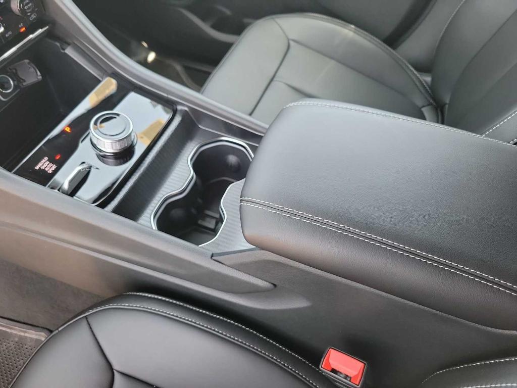 new 2025 Jeep Grand Cherokee car, priced at $47,185