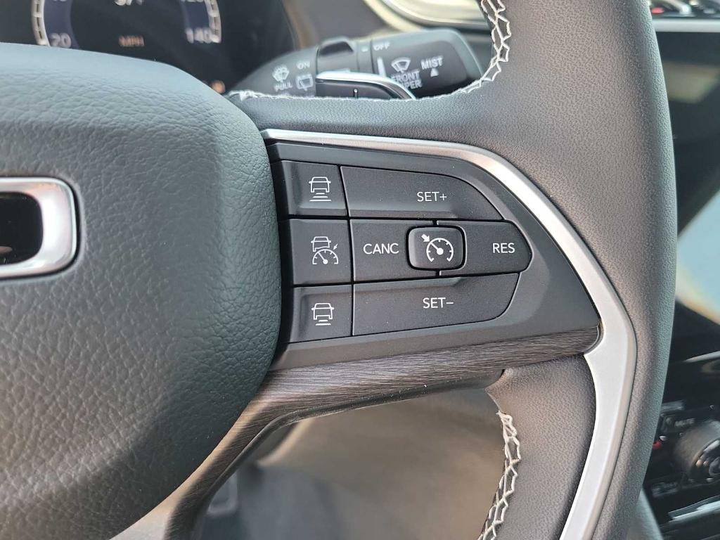 new 2025 Jeep Grand Cherokee car, priced at $47,185