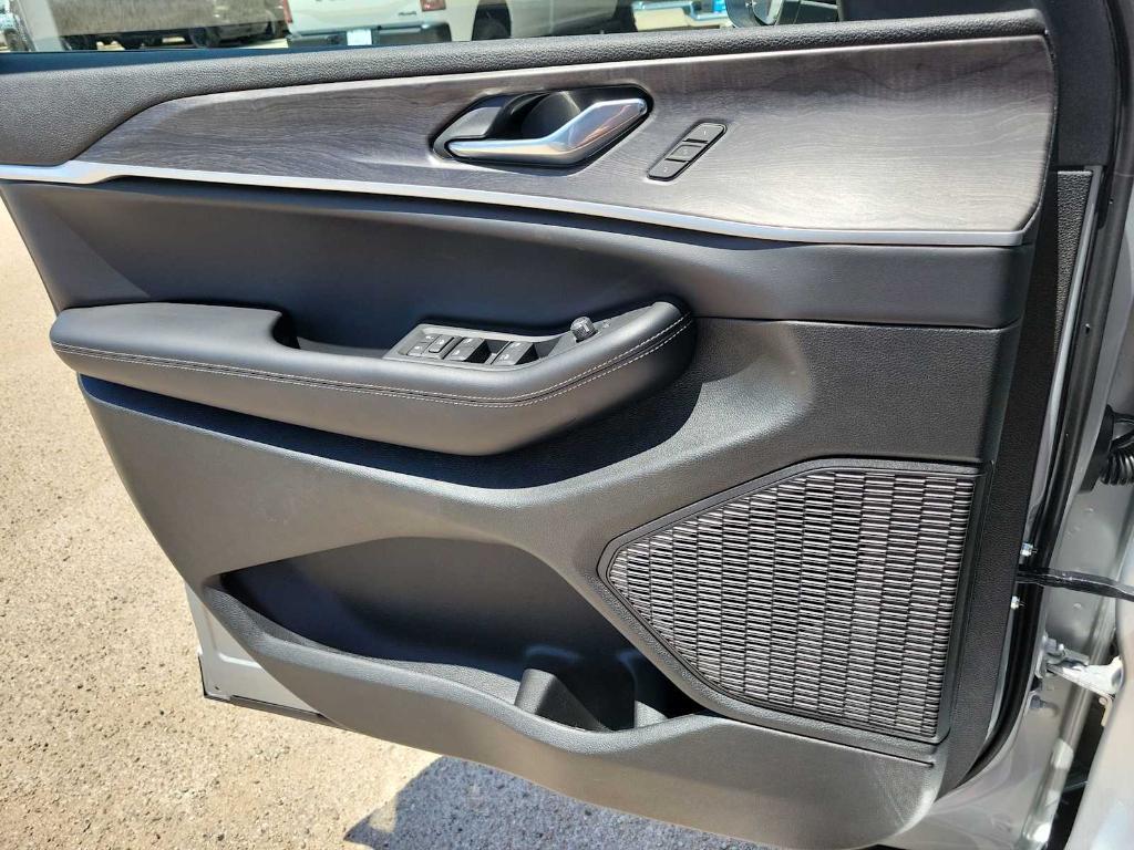 new 2025 Jeep Grand Cherokee car, priced at $47,185