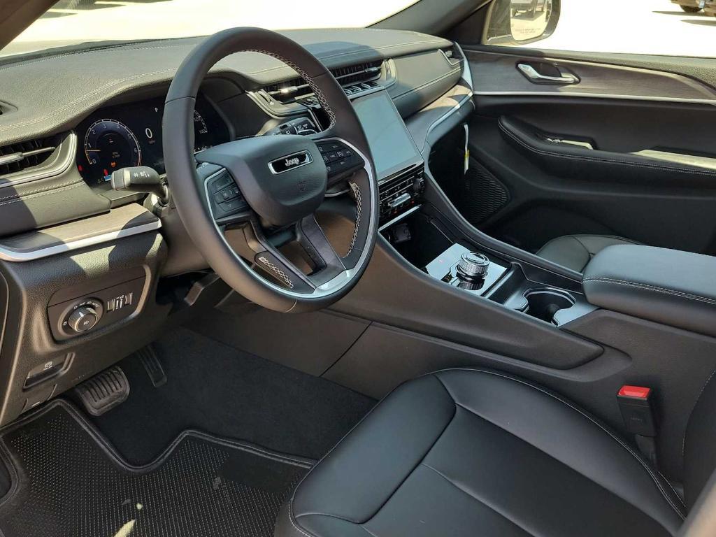 new 2025 Jeep Grand Cherokee car, priced at $47,185