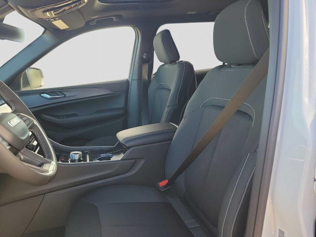 new 2025 Jeep Grand Cherokee L car, priced at $39,030