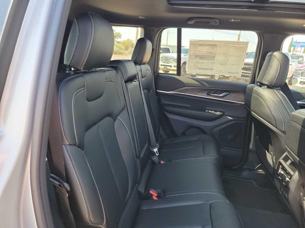 new 2025 Jeep Grand Cherokee car, priced at $46,760
