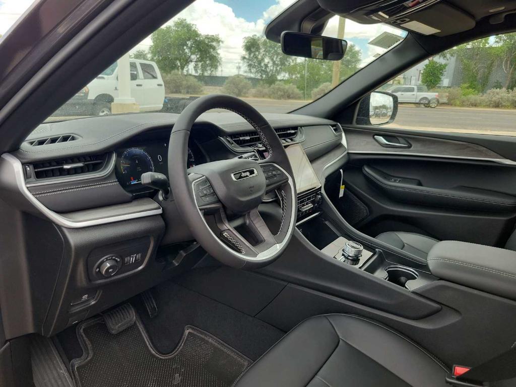 new 2025 Jeep Grand Cherokee L car, priced at $47,712