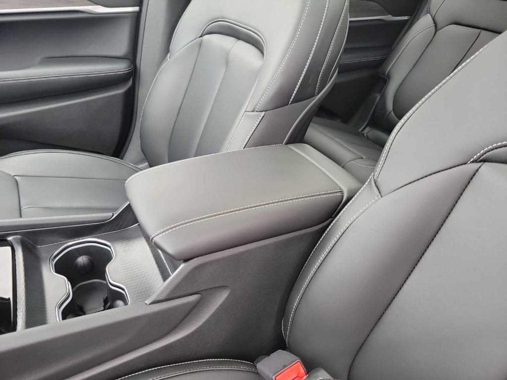 new 2025 Jeep Grand Cherokee L car, priced at $47,712