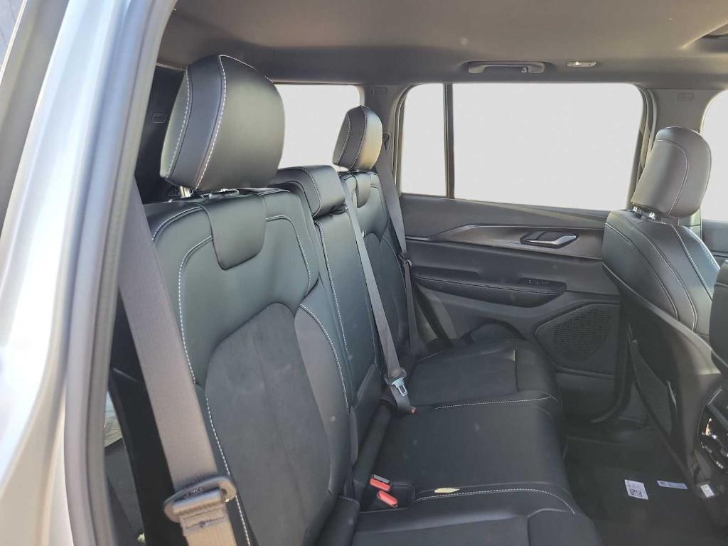 new 2025 Jeep Grand Cherokee car, priced at $44,905