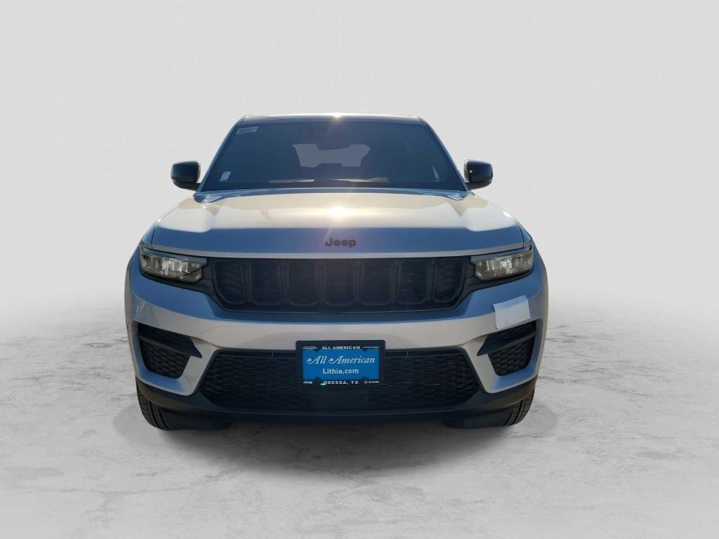 new 2025 Jeep Grand Cherokee car, priced at $44,905