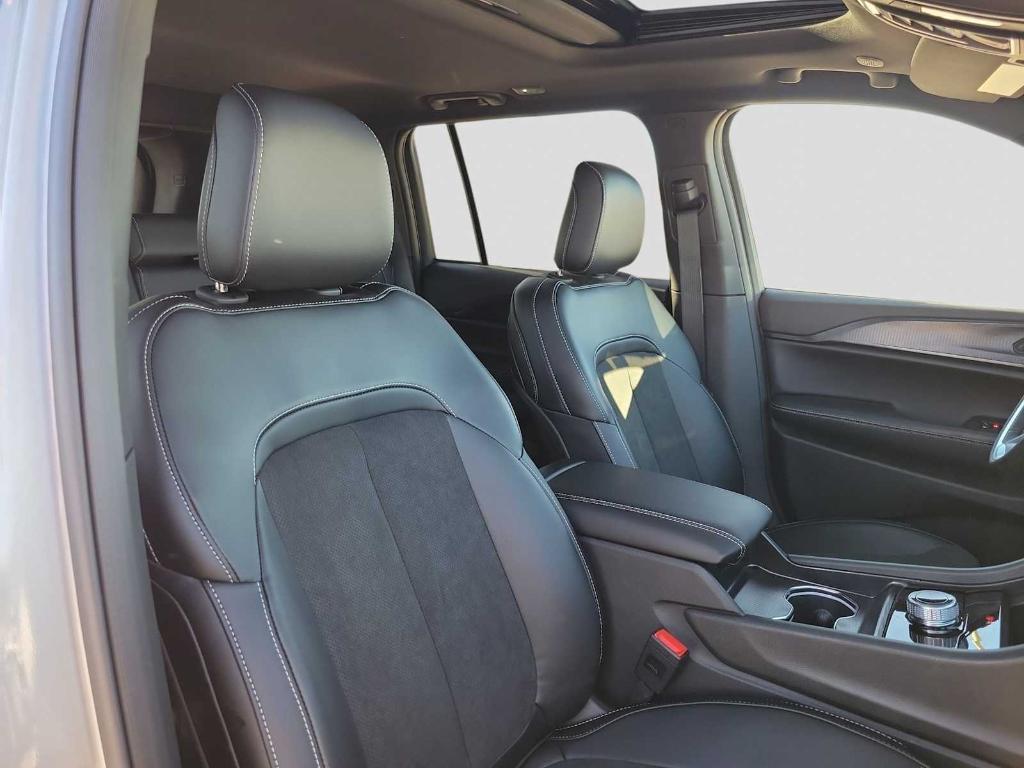 new 2025 Jeep Grand Cherokee car, priced at $44,905