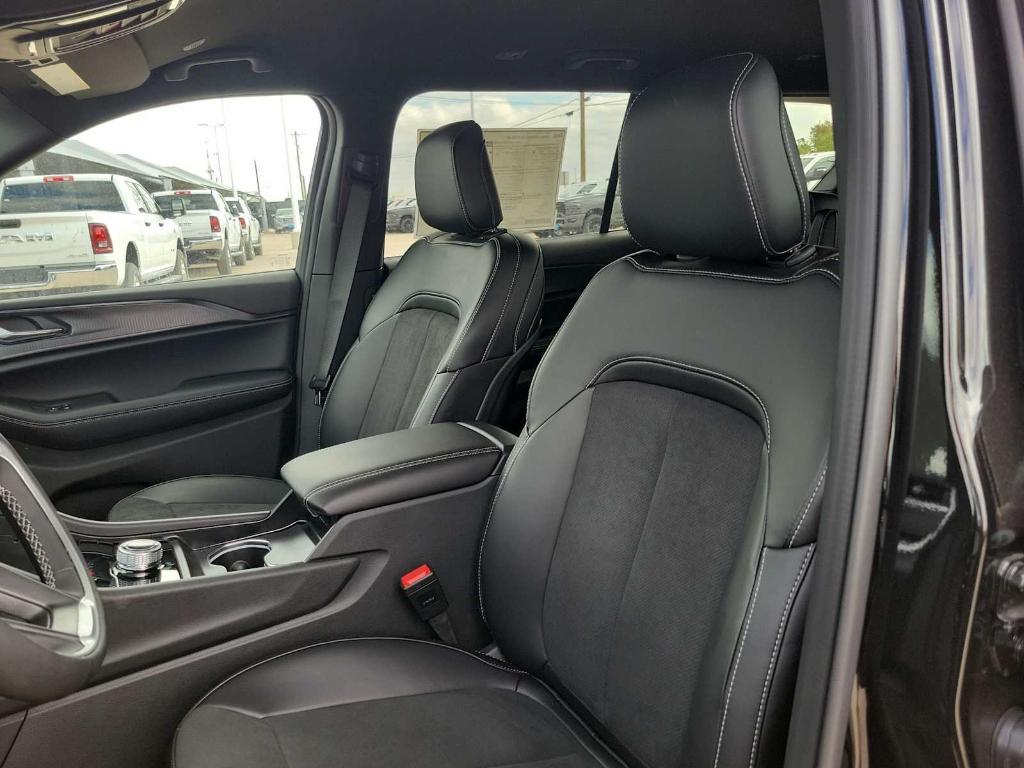 new 2025 Jeep Grand Cherokee L car, priced at $46,795