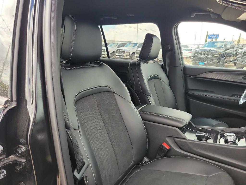 new 2025 Jeep Grand Cherokee L car, priced at $46,795