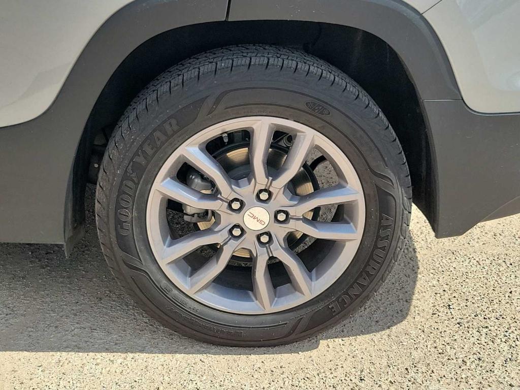 used 2024 GMC Terrain car, priced at $26,999