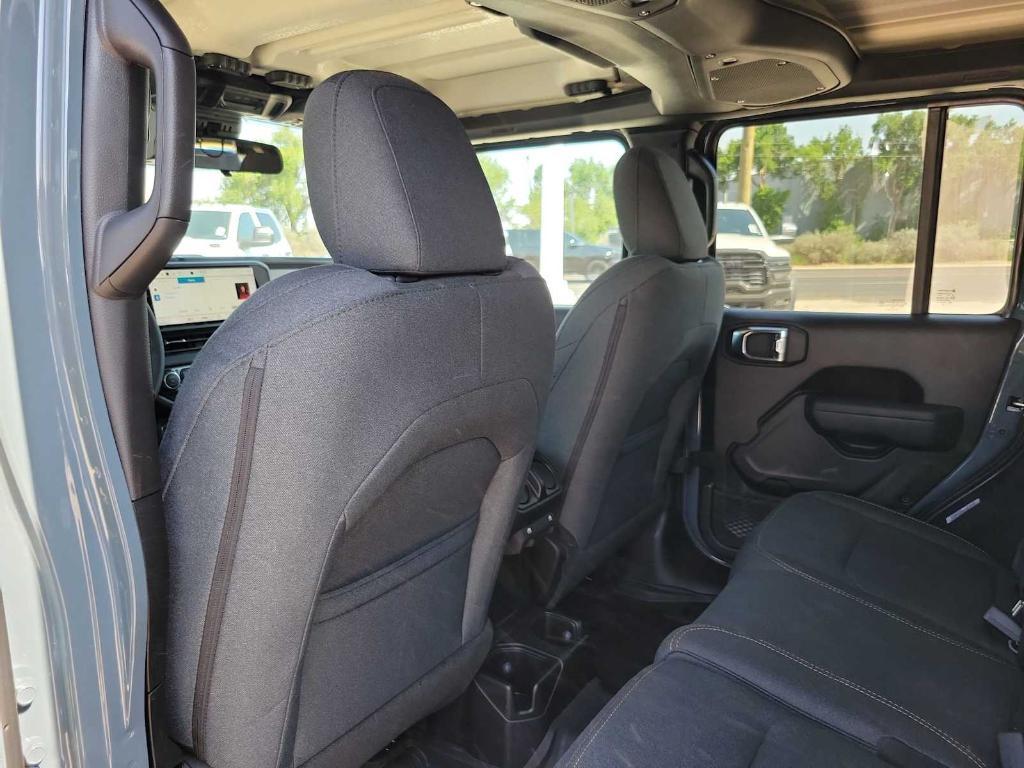 new 2025 Jeep Wrangler car, priced at $45,304