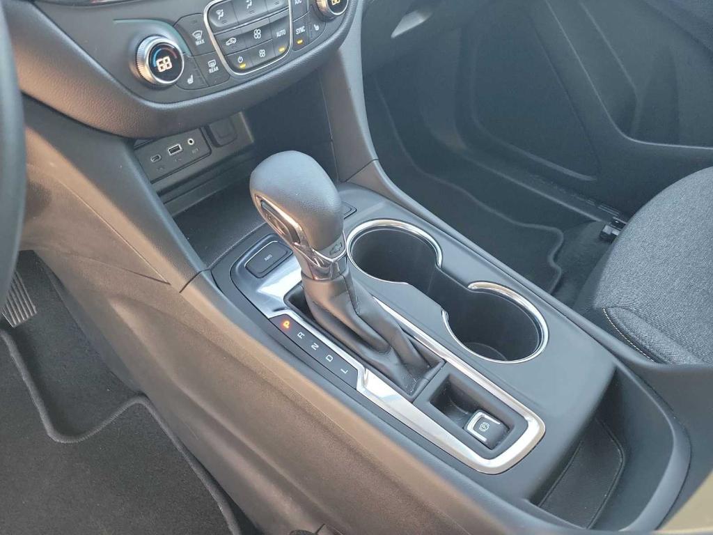 used 2024 Chevrolet Equinox car, priced at $25,625