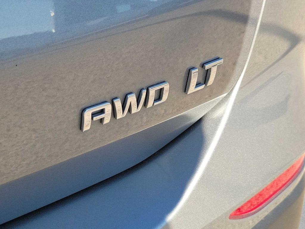 used 2024 Chevrolet Equinox car, priced at $25,625