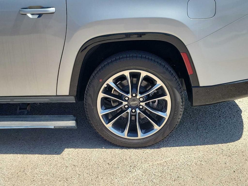 new 2024 Jeep Wagoneer L car, priced at $74,717
