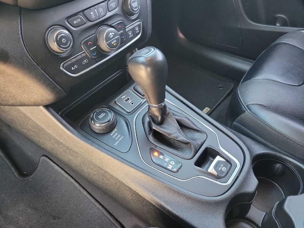 used 2022 Jeep Cherokee car, priced at $22,999