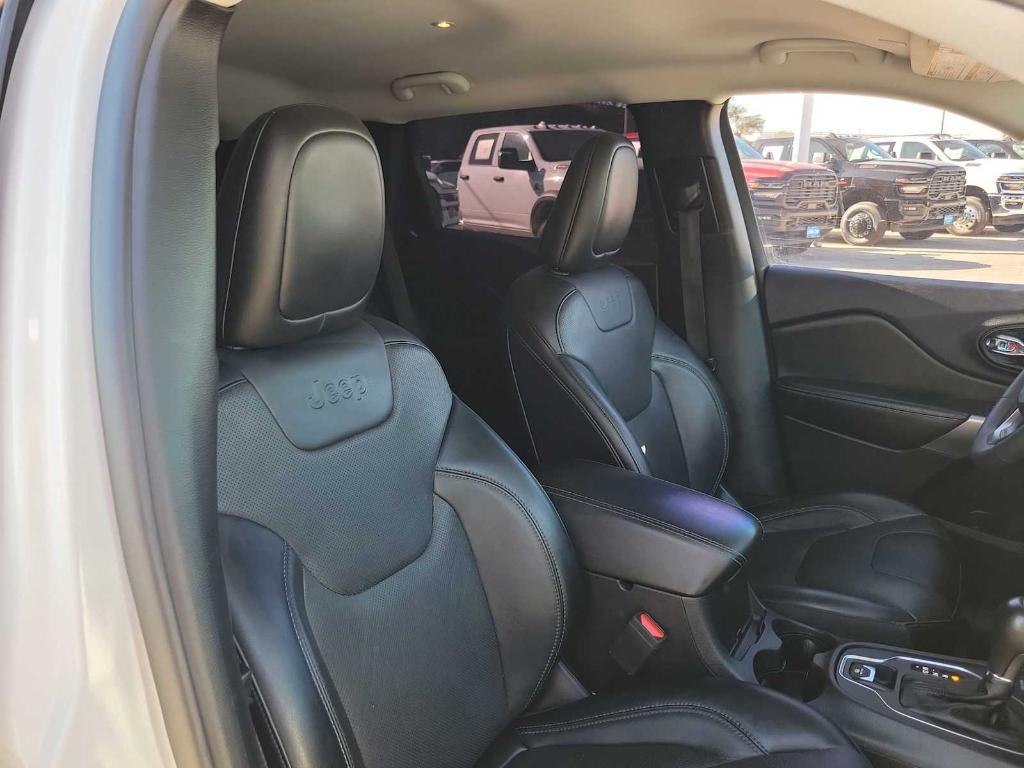 used 2022 Jeep Cherokee car, priced at $22,999