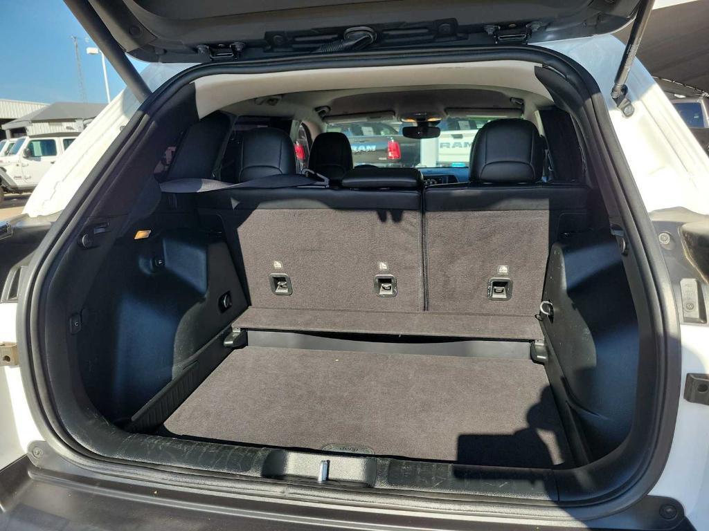 used 2022 Jeep Cherokee car, priced at $22,999