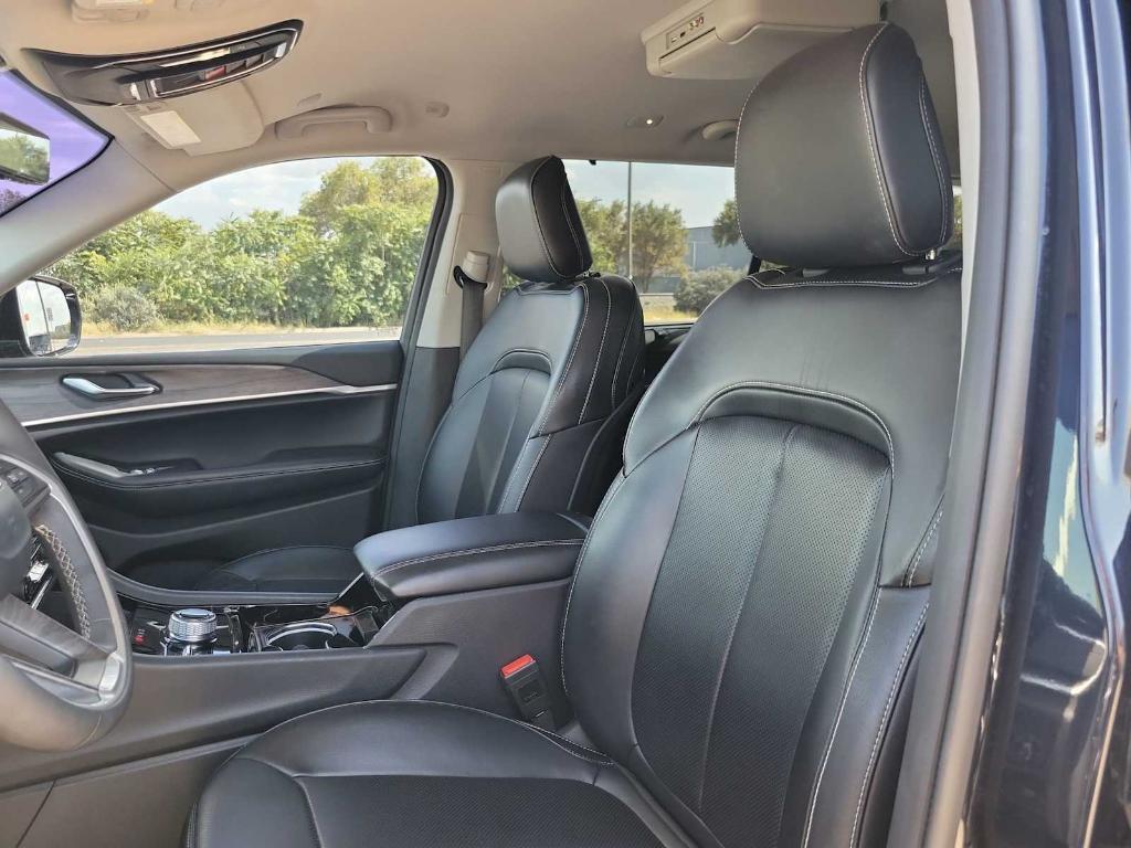 used 2023 Jeep Grand Cherokee L car, priced at $33,995