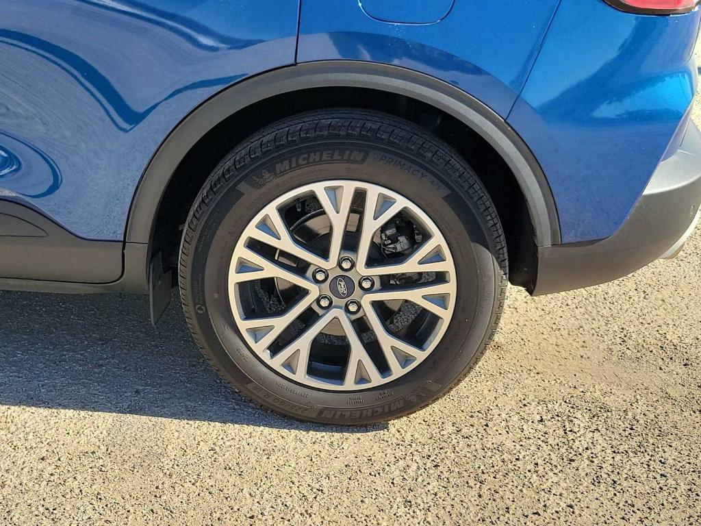 used 2022 Ford Escape car, priced at $24,999