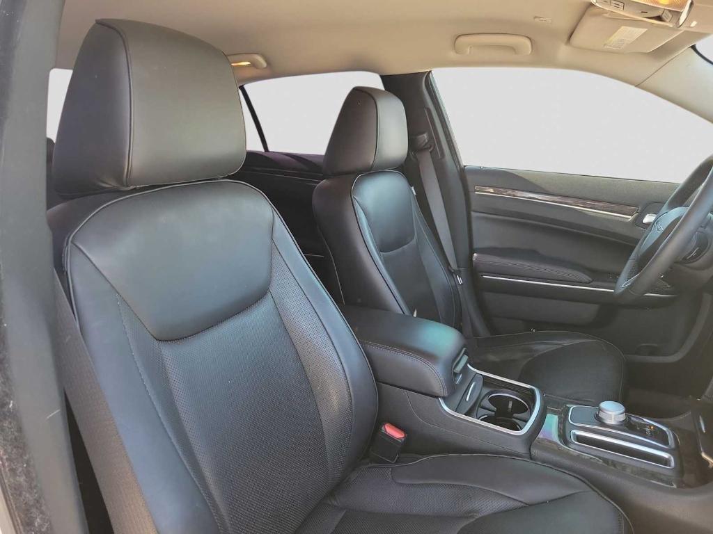 used 2022 Chrysler 300 car, priced at $29,995