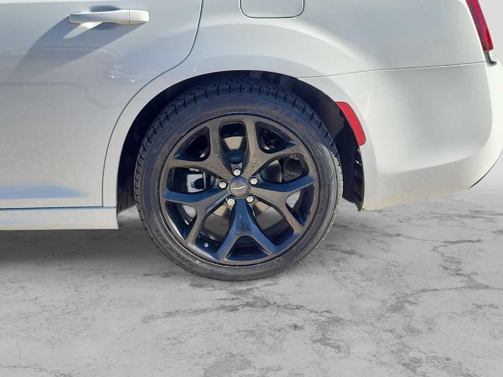 used 2022 Chrysler 300 car, priced at $29,995