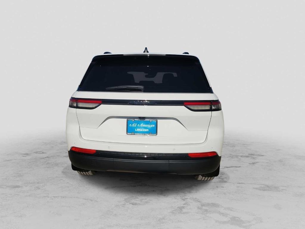 new 2025 Jeep Grand Cherokee car, priced at $42,310