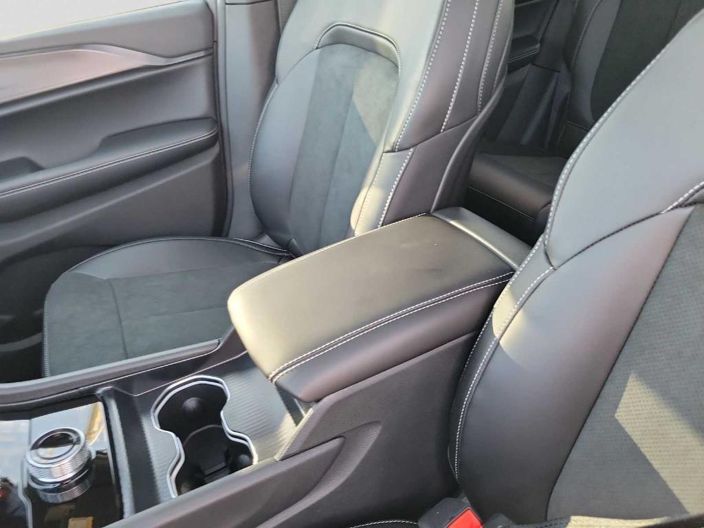 new 2025 Jeep Grand Cherokee car, priced at $42,310