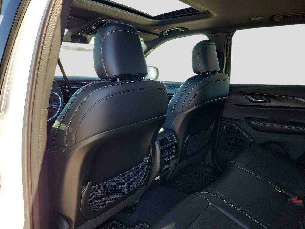 new 2025 Jeep Grand Cherokee car, priced at $42,310