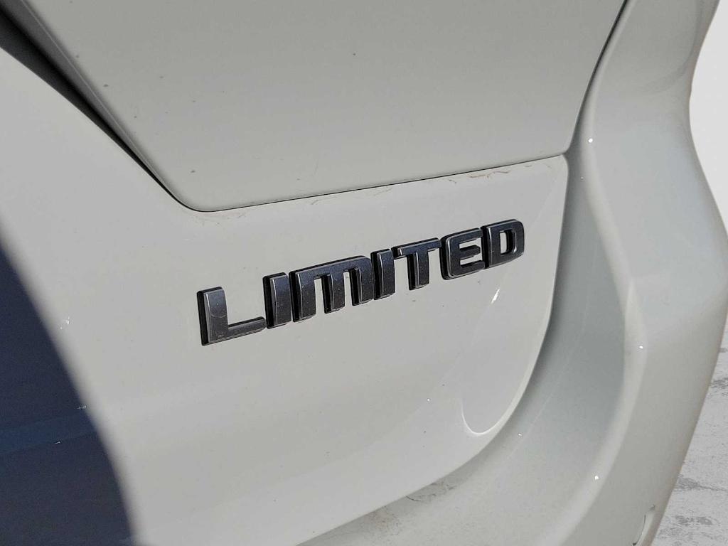 new 2025 Jeep Grand Cherokee car, priced at $51,715