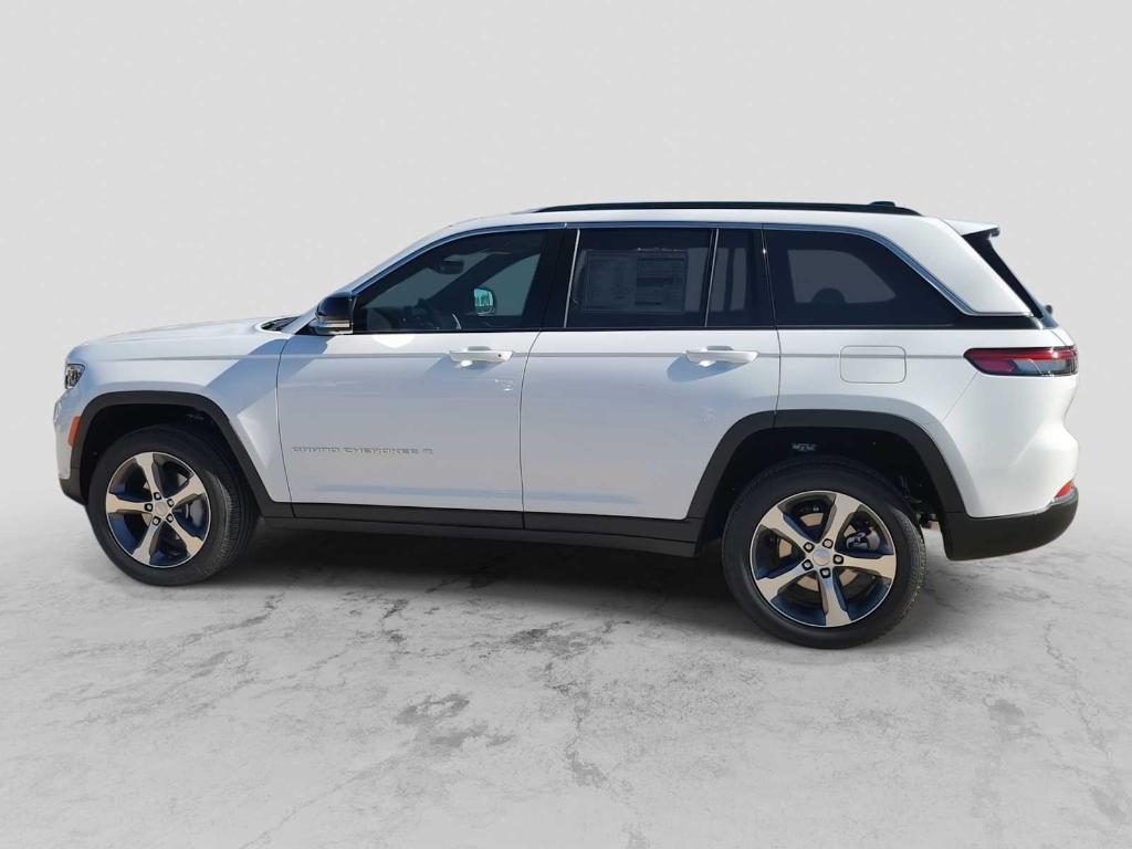new 2025 Jeep Grand Cherokee car, priced at $51,715