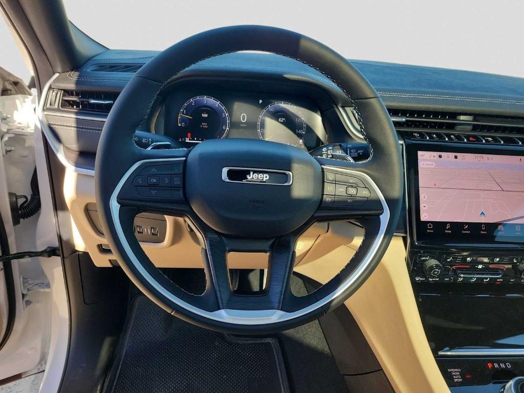 new 2025 Jeep Grand Cherokee car, priced at $51,715