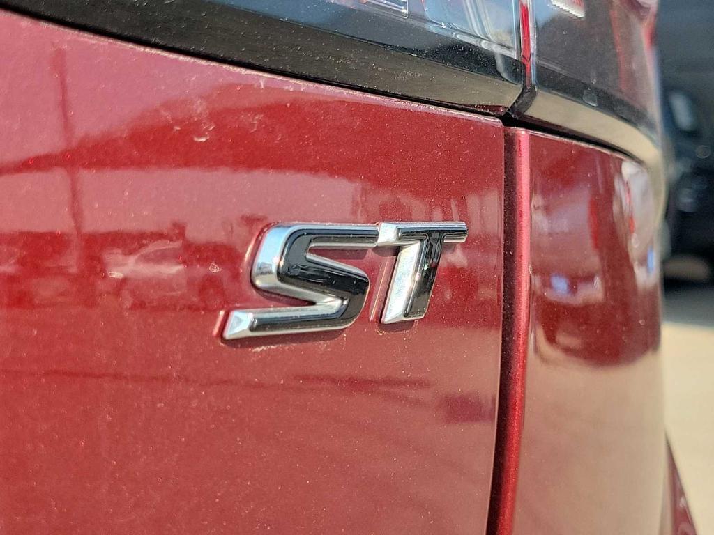 used 2023 Buick Envision car, priced at $28,995