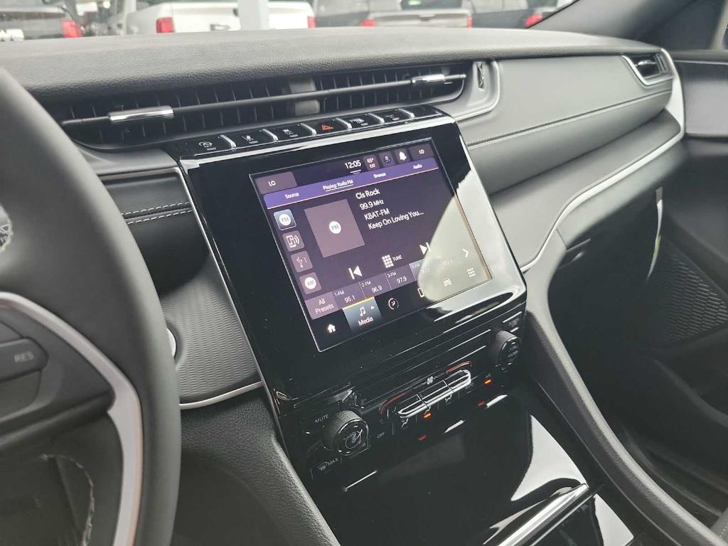 new 2025 Jeep Grand Cherokee L car, priced at $39,625