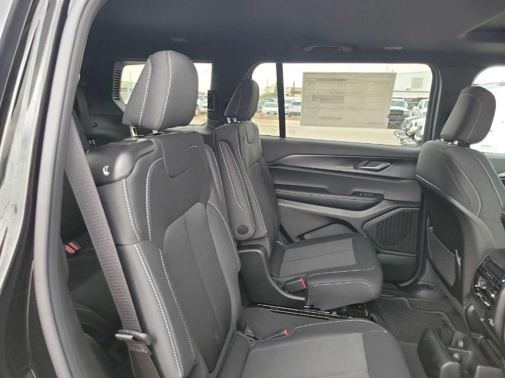 new 2025 Jeep Grand Cherokee L car, priced at $39,625