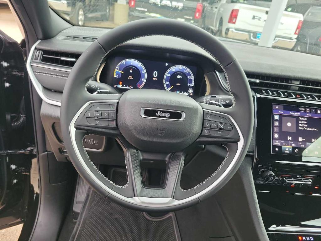 new 2025 Jeep Grand Cherokee L car, priced at $39,625