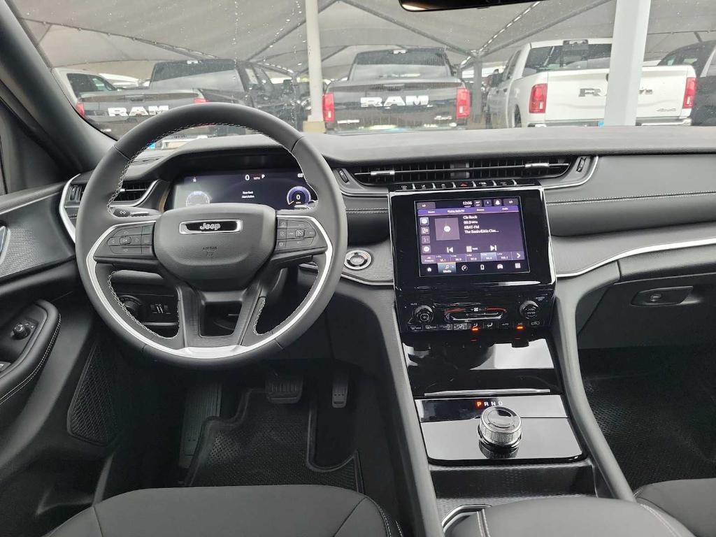 new 2025 Jeep Grand Cherokee L car, priced at $39,625