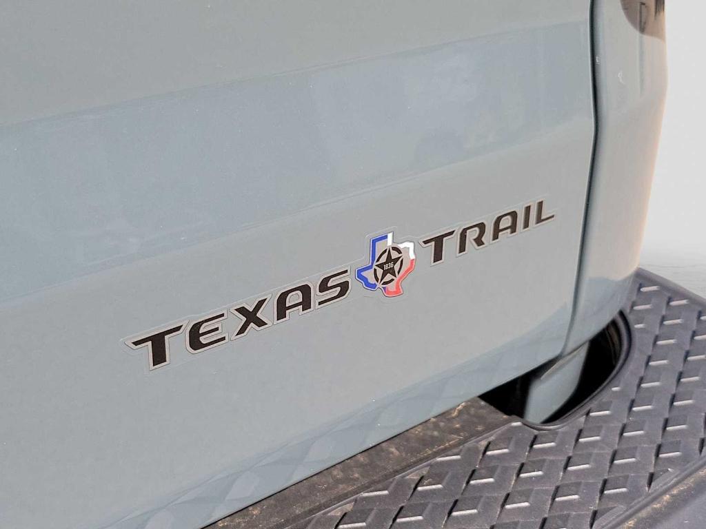 new 2025 Jeep Gladiator car, priced at $46,160