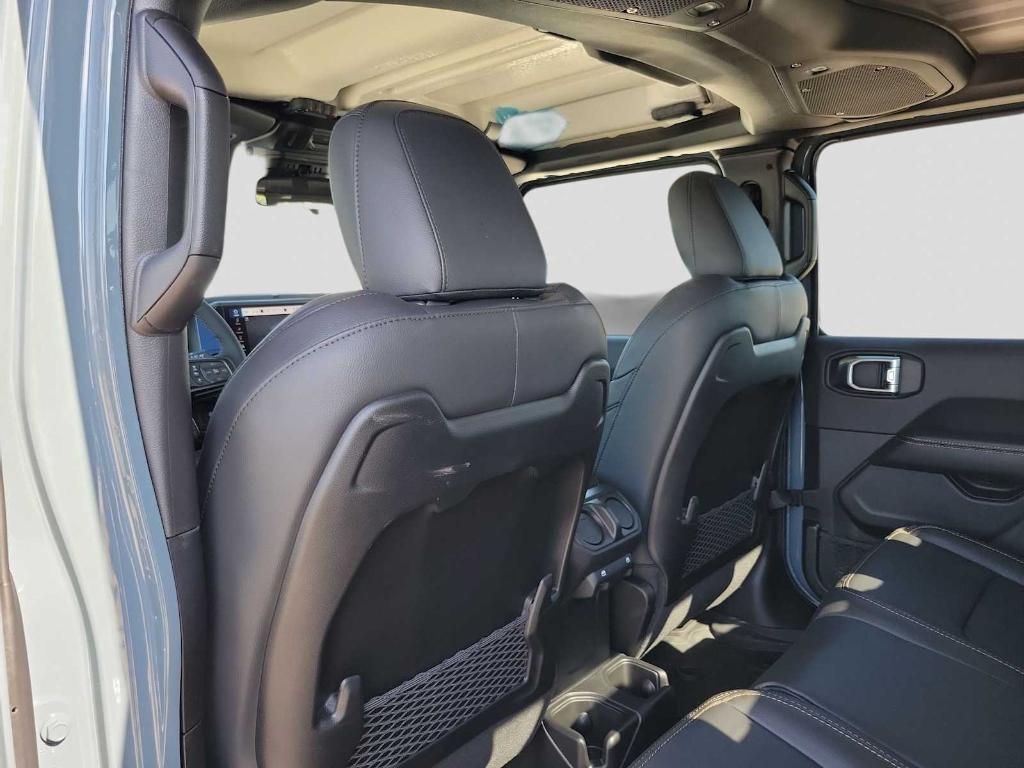 new 2025 Jeep Gladiator car, priced at $46,160