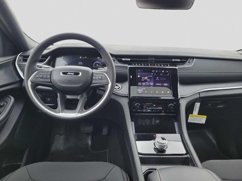 new 2025 Jeep Grand Cherokee car, priced at $38,550