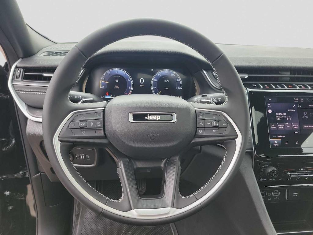 new 2025 Jeep Grand Cherokee car, priced at $38,550