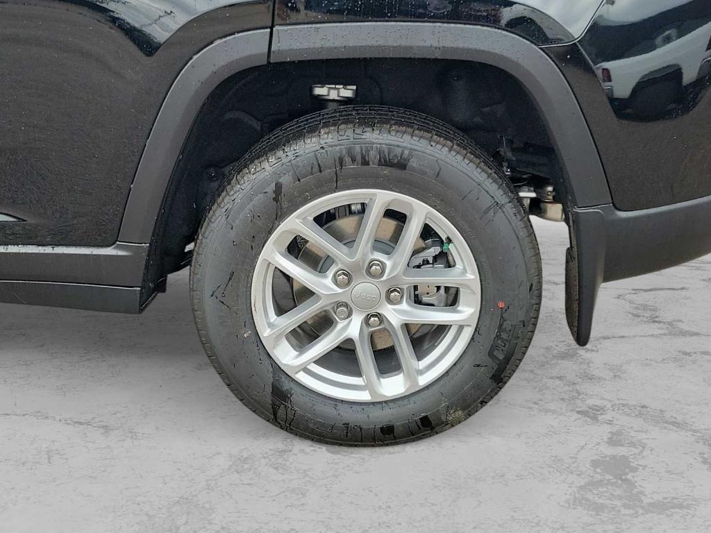 new 2025 Jeep Grand Cherokee car, priced at $38,550