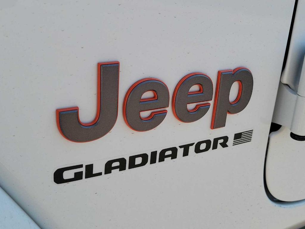 new 2025 Jeep Gladiator car, priced at $49,840