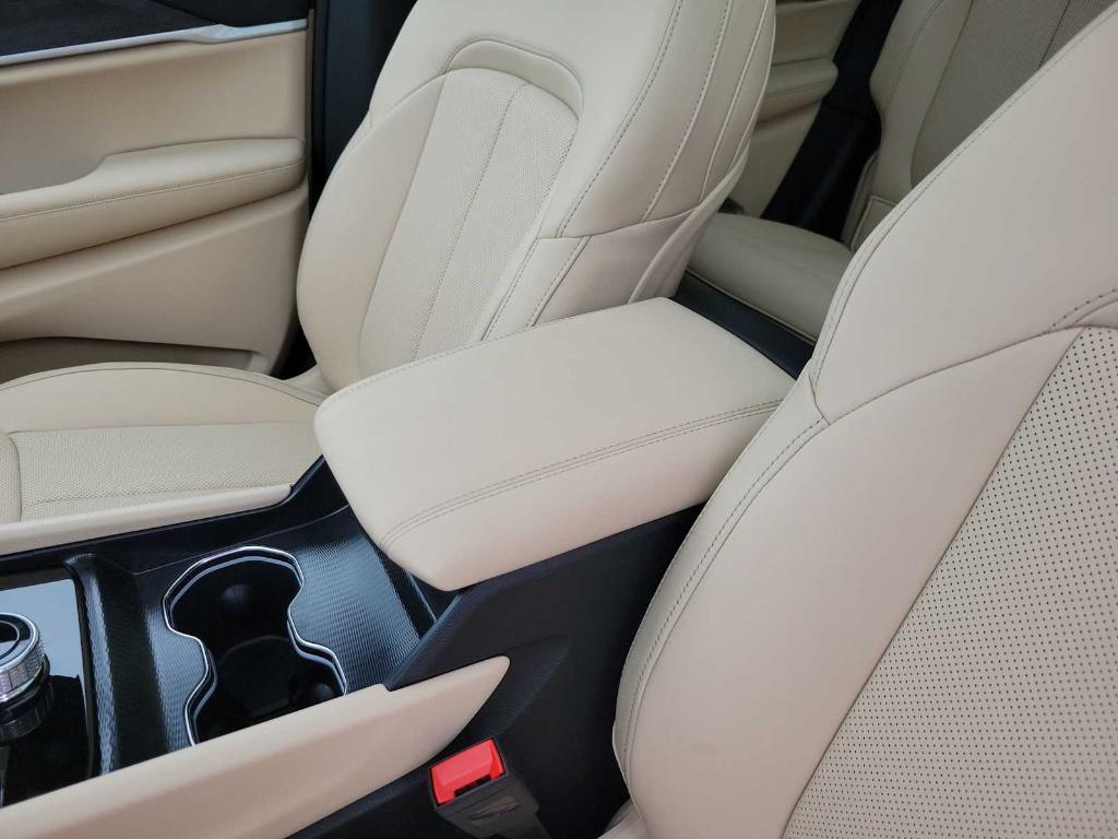 new 2025 Jeep Grand Cherokee car, priced at $51,876