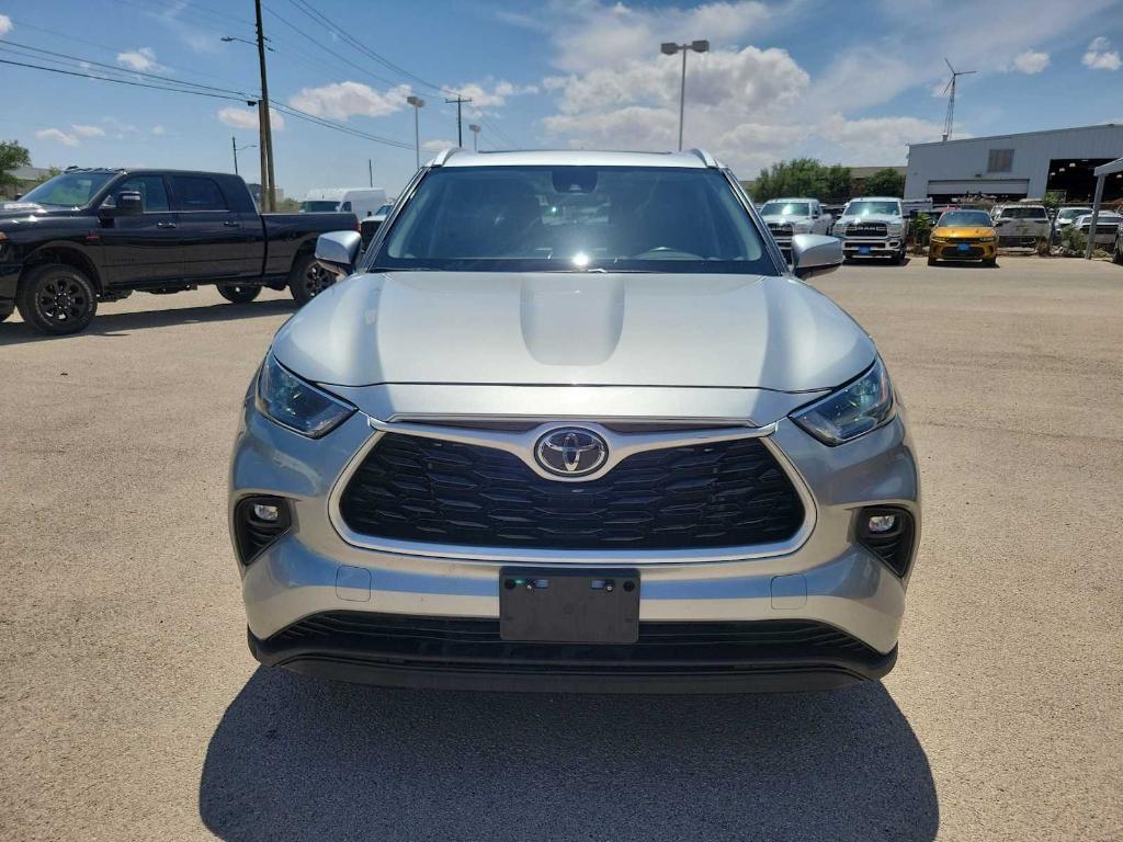 used 2023 Toyota Highlander car, priced at $39,995